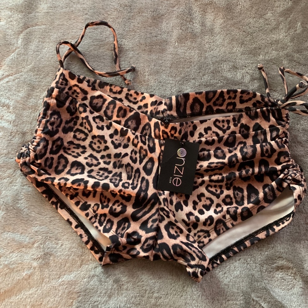 Onzie yoga side string shorts